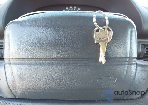 1994 Chevrolet Beretta z USA, uszkodzony, nr VIN 1G1LV1548RY218338